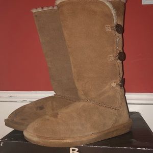 Bearpaw boots with buttons